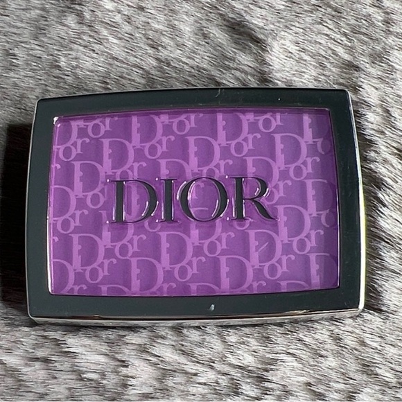 Dior Rosy Glow Blush in Vibrant Purple - Picture 2 of 3